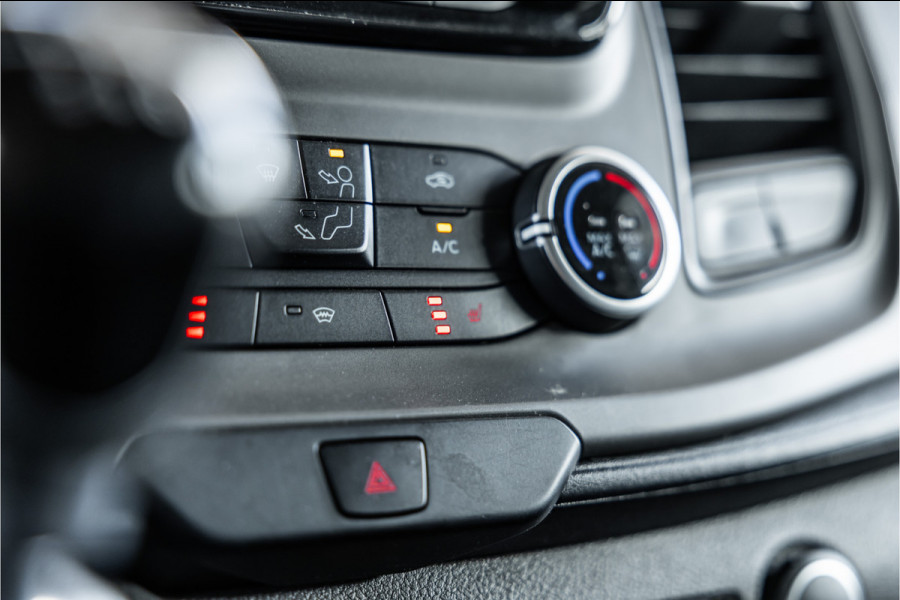 Ford Transit Custom 340 2.0 TDCI 170 PK L2H1 | ACC | CarPlay | Camera | Navigatie | Stoelverwarming | DAB | PDC V+A | Nieuwe APK