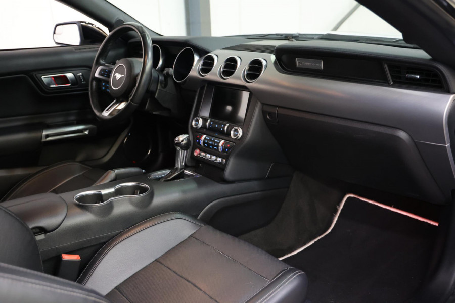 Ford Mustang Fastback 5.0 V8 GT AUTOMAAT