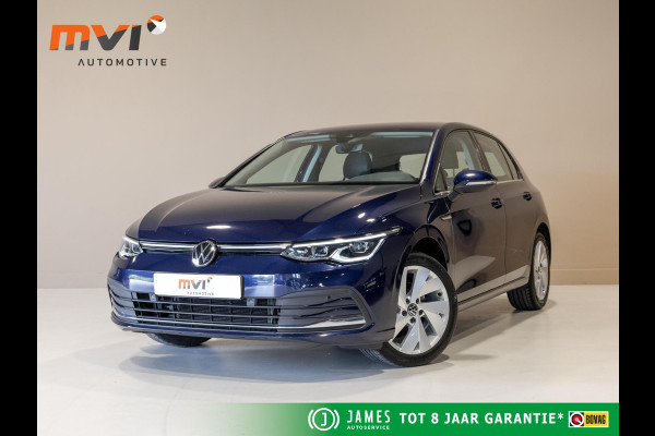 Volkswagen Golf 1.5 eTSI R-Line Business+ 150pk / Dodehoek detectie / Elektrisch verstelbare stoelen met geheugen / Achteruitrijcamera / Stoelverwarming / Apple carplay /