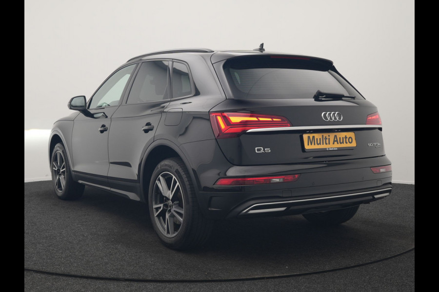 Audi Q5 50 TFSI e Advanced edition PHEV 300pk Dealer O.H | Trekhaak Af Fabriek | Head Up | Apple Carplay | Lederen Sportstoelen Verwarmd | Cruise Control | Virtual | Navigatie | DAB | 19"L.M | Plug In Hybrid |