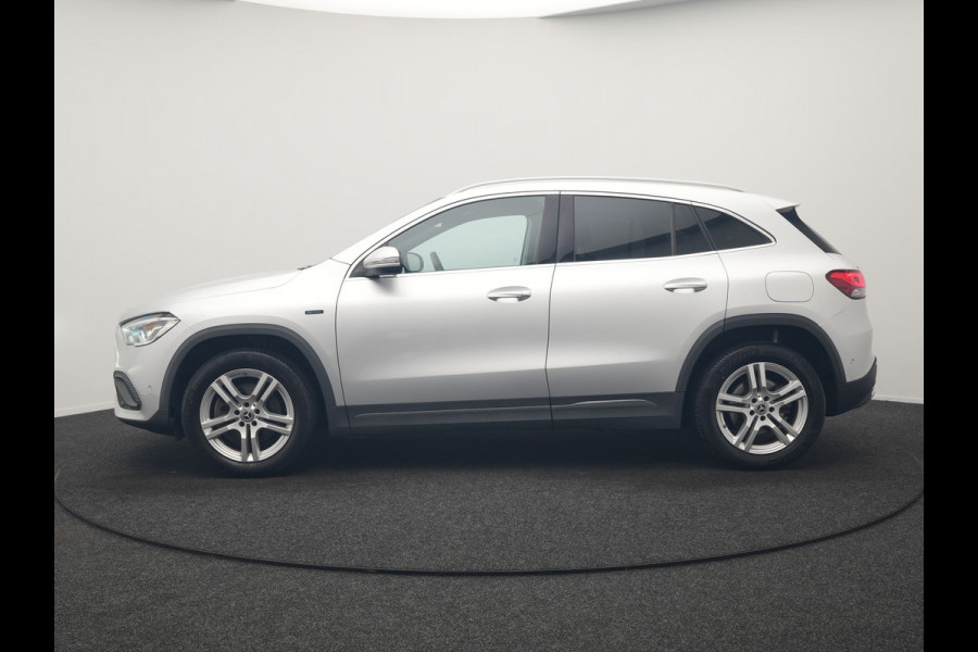 Mercedes-Benz GLA 250 e Progressive PHEV 218pk Dealer O.H | Adaptive Cruise | Camera | Lederen Sportstoelen Verwarmd | BLIS | Apple Carplay | Pilot Assist | Widescreen Navi | Virtual | DAB | 18"L.M | Plug In Hybrid |