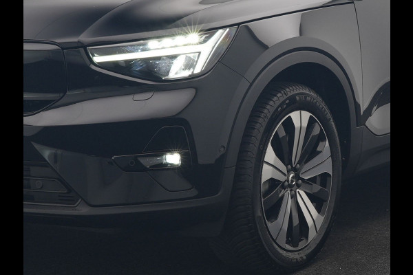 Volvo XC40 Recharge Ultimate 69 kWh 232pk Dealer O.H | Trekhaak Af Fabriek | Panodak | 360 Camera | Adaptive Cruise | Harman / Kardon | Alcantara Sportstoelen Memory & Verwarmd | BLIS | Keyless | Apple Carplay | Pilot Assist | Stuurverwarming | Google Assistant & Maps | Navigatie | DAB | 19"L.M |