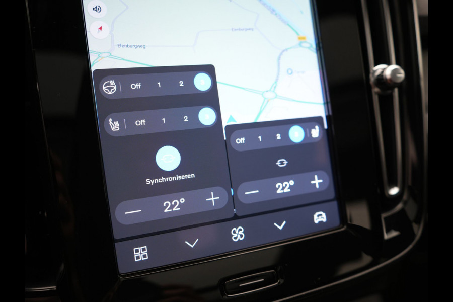 Volvo XC40 Recharge Ultimate 69 kWh 232pk Dealer O.H | Trekhaak Af Fabriek | Panodak | 360 Camera | Adaptive Cruise | Harman / Kardon | Alcantara Sportstoelen Memory & Verwarmd | BLIS | Keyless | Apple Carplay | Pilot Assist | Stuurverwarming | Google Assistant & Maps | Navigatie | DAB | 19"L.M |