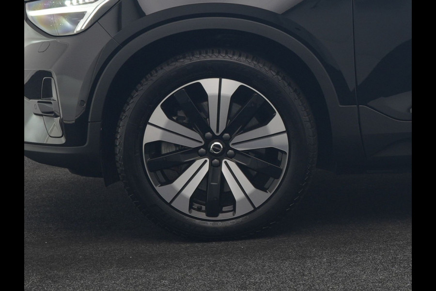 Volvo XC40 Recharge Ultimate 69 kWh 232pk Dealer O.H | Trekhaak Af Fabriek | Panodak | 360 Camera | Adaptive Cruise | Harman / Kardon | Alcantara Sportstoelen Memory & Verwarmd | BLIS | Keyless | Apple Carplay | Pilot Assist | Stuurverwarming | Google Assistant & Maps | Navigatie | DAB | 19"L.M |