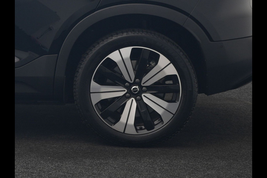 Volvo XC40 Recharge Ultimate 69 kWh 232pk Dealer O.H | Trekhaak Af Fabriek | Panodak | 360 Camera | Adaptive Cruise | Harman / Kardon | Alcantara Sportstoelen Memory & Verwarmd | BLIS | Keyless | Apple Carplay | Pilot Assist | Stuurverwarming | Google Assistant & Maps | Navigatie | DAB | 19"L.M |