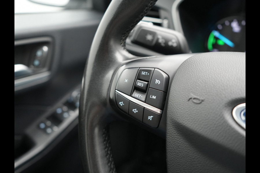 Ford Kuga 2.5 PHEV 225pk Dealer O.H | Cruise Control | Stoelverwarming | DAB | Navigatie | Stuurverwarming | Lane Assist | 17"L.M | Plug In Hybrid |