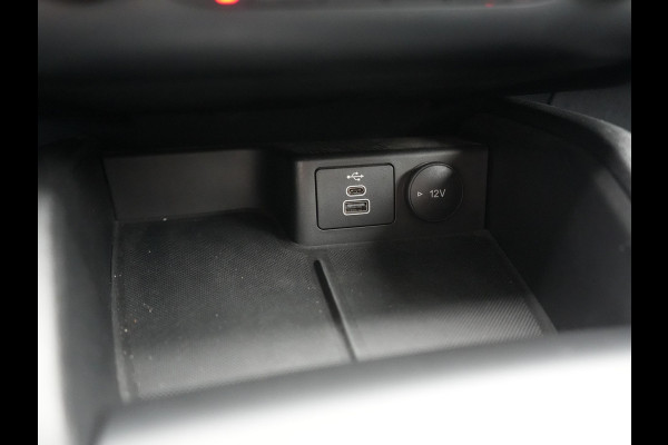 Ford Kuga 2.5 PHEV 225pk Dealer O.H | Cruise Control | Stoelverwarming | DAB | Navigatie | Stuurverwarming | Lane Assist | 17"L.M | Plug In Hybrid |