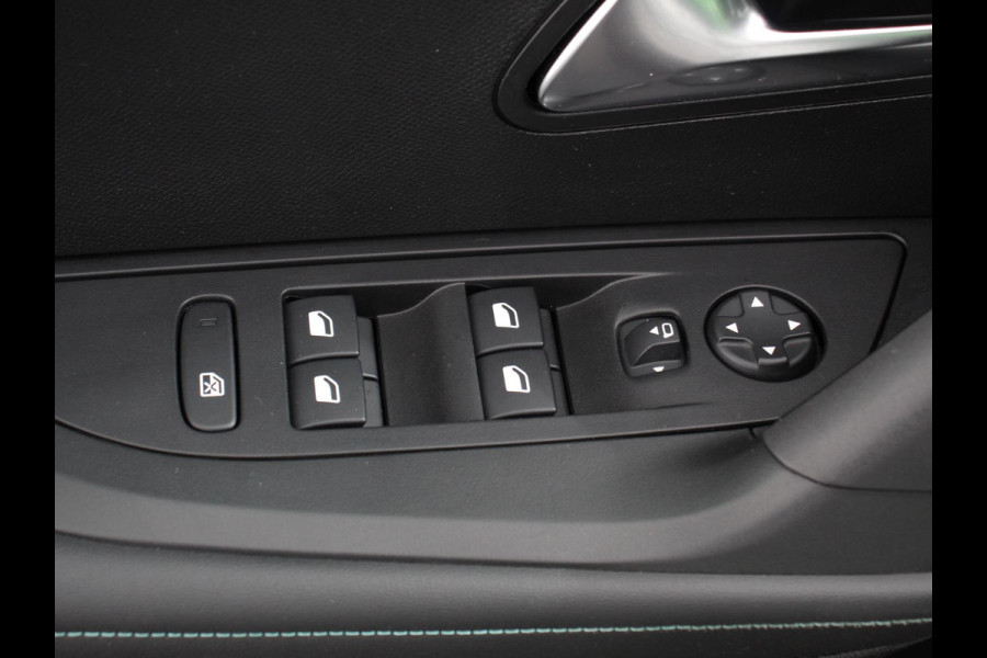 Peugeot 2008 1.2 PureTech 130pk Automaat Allure Navigatie Climate Control Led Lichtmetalen Velgen Parkeer sensoren Cruise Control