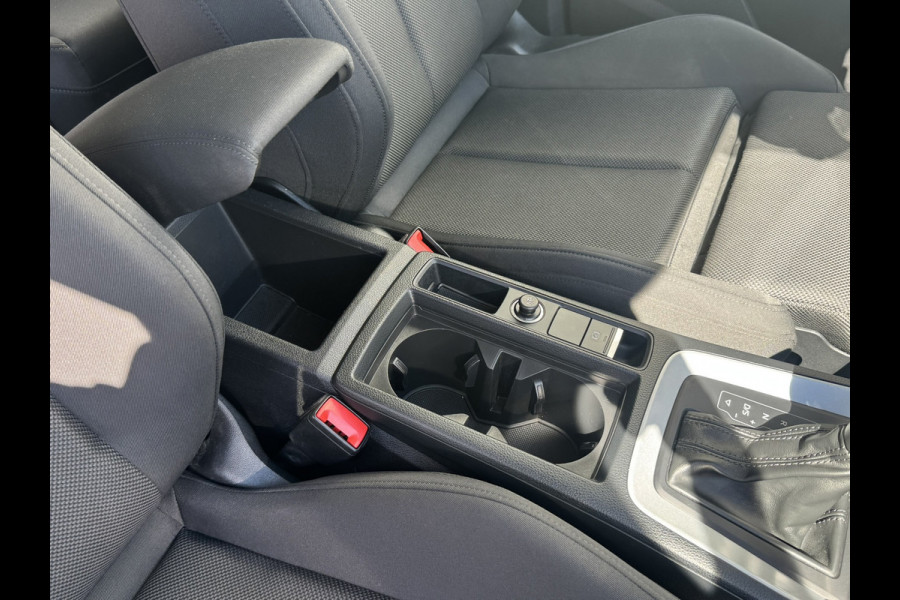 Audi Q3 Sportback 35 TFSI S-line Adaptive cruise Digitaal dashboard Led Clima Stoelverwarming Carplay