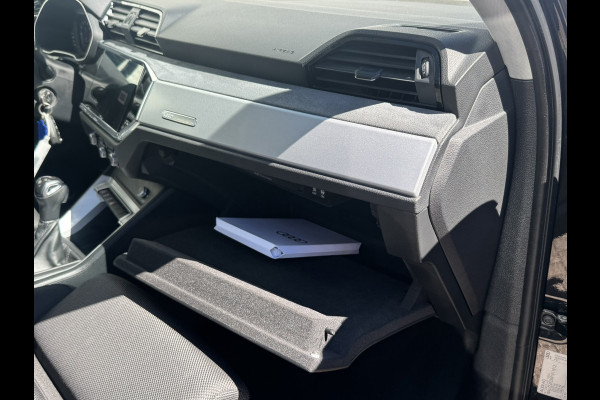 Audi Q3 Sportback 35 TFSI S-line Adaptive cruise Digitaal dashboard Led Clima Stoelverwarming Carplay