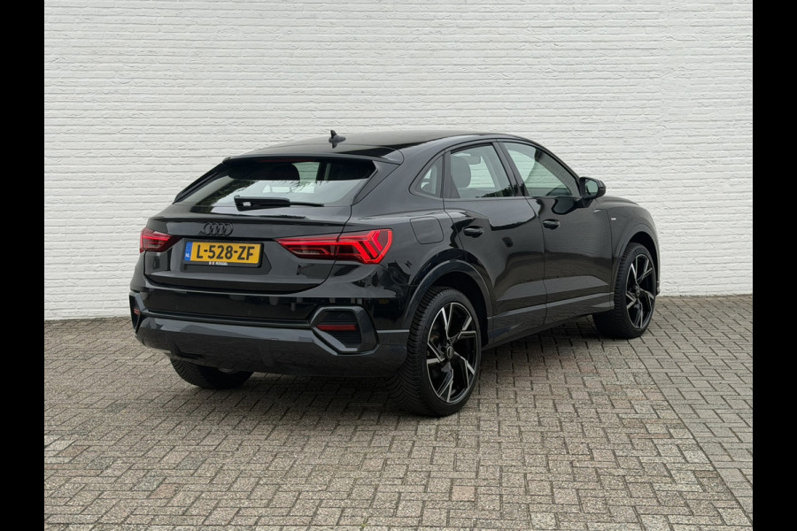 Audi Q3 Sportback 35 TFSI S-line Adaptive cruise Digitaal dashboard Led Clima Stoelverwarming Carplay