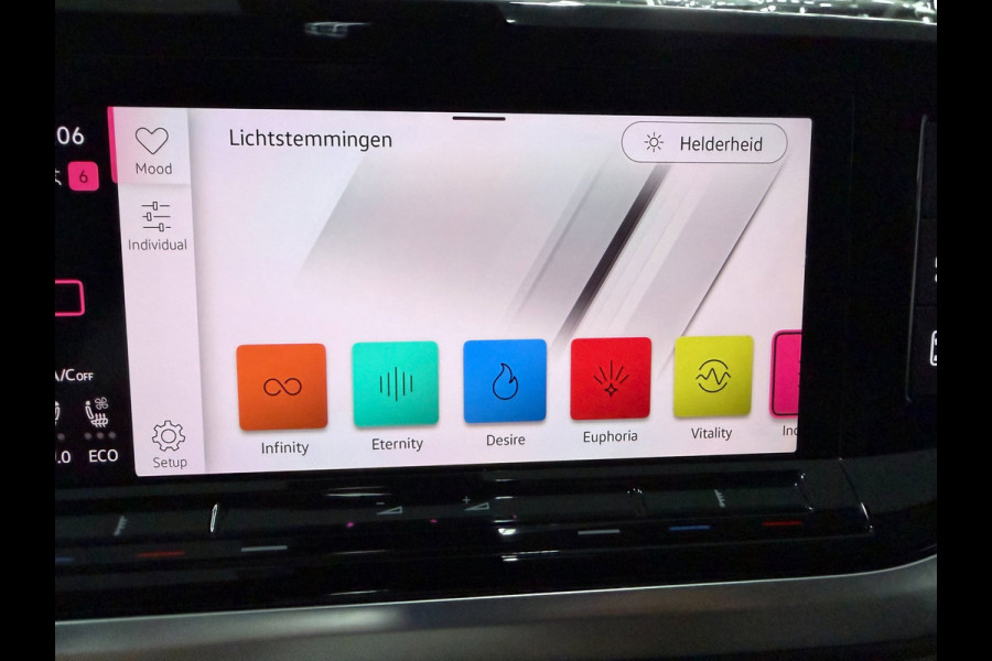 Volkswagen Multivan 1.4 eHybrid Energetic 7P SOH-96%/PANO/NAVI/H-KARDON/H-UP/LEDER/STOEL-M+MASSAGE+KOELING///