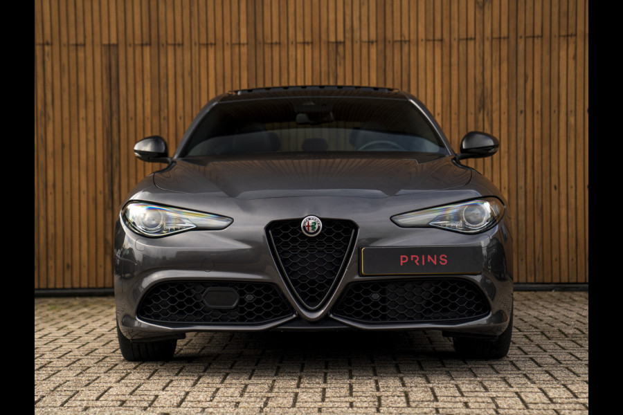 Alfa Romeo Giulia 2.0T Veloce 280pk AWD Full Option! | Pano-dak | Harman/Kardon | Ragazzon | Adapt. cruise | CarPlay