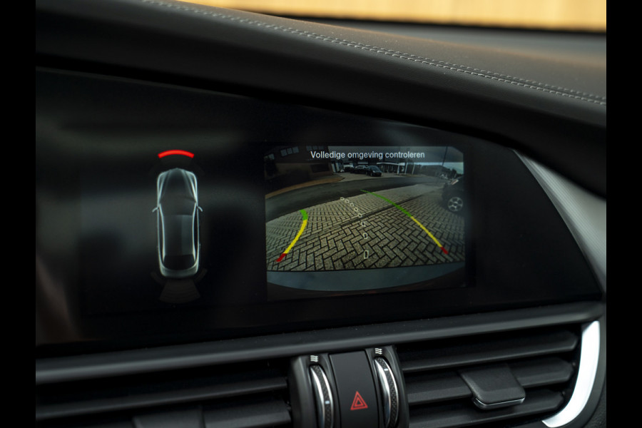 Alfa Romeo Giulia 2.0T Veloce 280pk AWD Full Option! | Pano-dak | Harman/Kardon | Ragazzon | Adapt. cruise | CarPlay