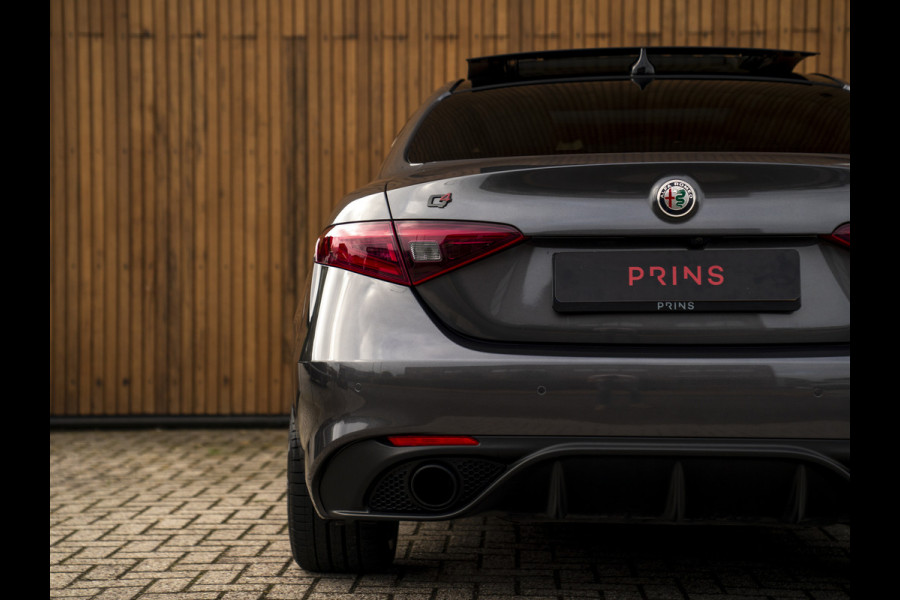 Alfa Romeo Giulia 2.0T Veloce 280pk AWD Full Option! | Pano-dak | Harman/Kardon | Ragazzon | Adapt. cruise | CarPlay