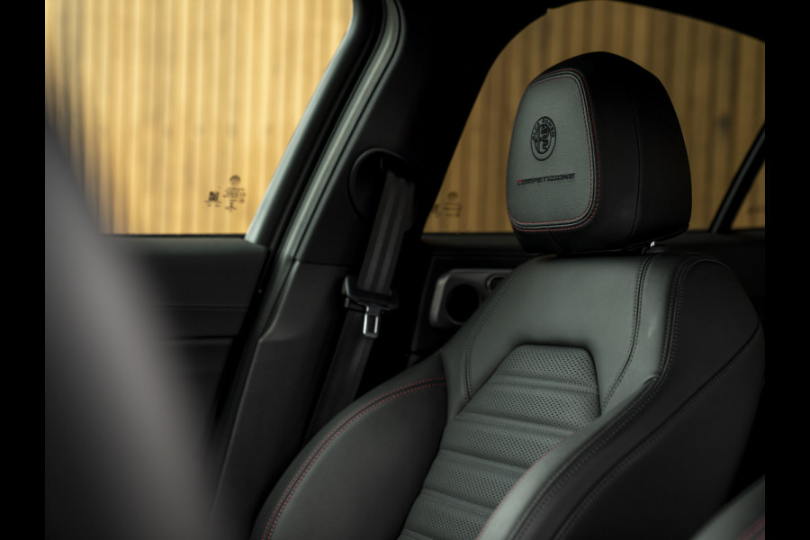 Alfa Romeo Giulia 2.0 T GME AWD Competizione | Harman/Kardon | Adapt. cruise | Veloce stoelen | CarPlay