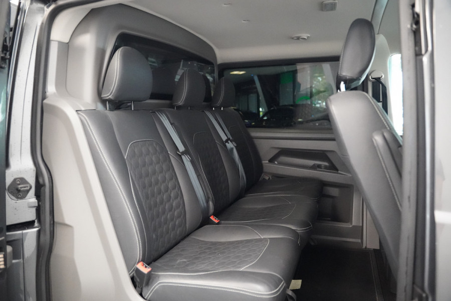 Volkswagen Transporter 2.0 TDI L2H1 30 DC Bulli PDC ACC Leder NAP Sidebars
