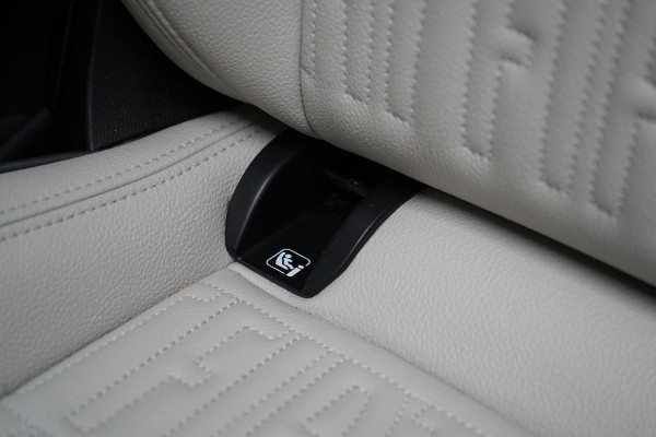 Fiat 500E La Prima 42 kWh | SoH 90,6% | Schuif/kanteldak | Carplay | Adaptive cruise | Parkeersensoren | Pack winter | Lm velgen