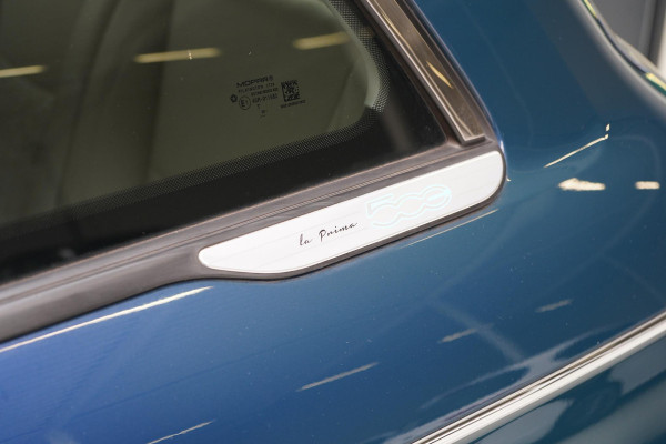 Fiat 500E La Prima 42 kWh | SoH 90,6% | Schuif/kanteldak | Carplay | Adaptive cruise | Parkeersensoren | Pack winter | Lm velgen