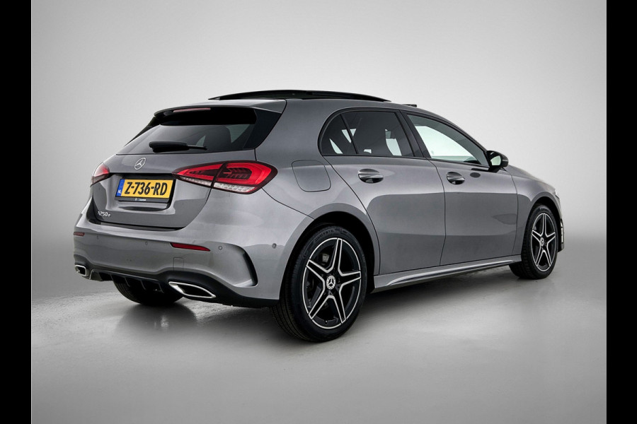 Mercedes-Benz A-Klasse 250 e Business Solution AMG Limited Panoramadak | AMG Line | Night pakket | Stoelverwarming | Achteruitrij camera Inclusief 24 maanden Mercedes-Benz Certified garantie voor Europa.