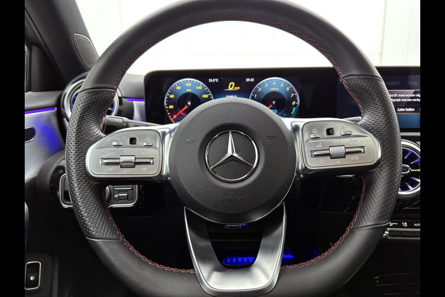 Mercedes-Benz A-Klasse 250 e Business Solution AMG Limited Panoramadak | AMG Line | Night pakket | Stoelverwarming | Achteruitrij camera Inclusief 24 maanden Mercedes-Benz Certified garantie voor Europa.