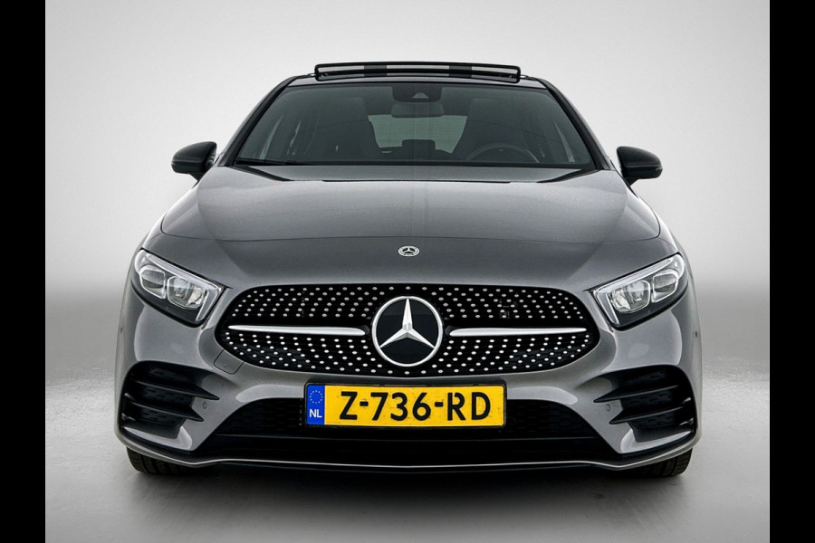 Mercedes-Benz A-Klasse 250 e Business Solution AMG Limited Panoramadak | AMG Line | Night pakket | Stoelverwarming | Achteruitrij camera Inclusief 24 maanden Mercedes-Benz Certified garantie voor Europa.