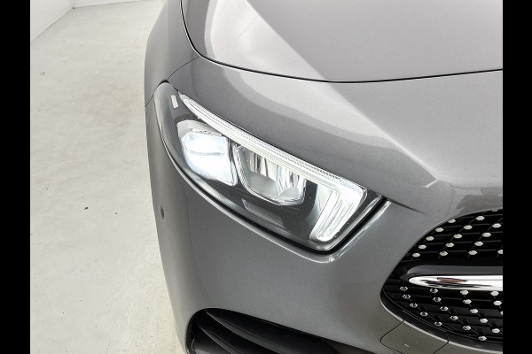 Mercedes-Benz A-Klasse 250 e Business Solution AMG Limited Panoramadak | AMG Line | Night pakket | Stoelverwarming | Achteruitrij camera Inclusief 24 maanden Mercedes-Benz Certified garantie voor Europa.