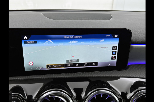 Mercedes-Benz A-Klasse 250 e Business Solution AMG Limited Panoramadak | AMG Line | Night pakket | Stoelverwarming | Achteruitrij camera Inclusief 24 maanden Mercedes-Benz Certified garantie voor Europa.