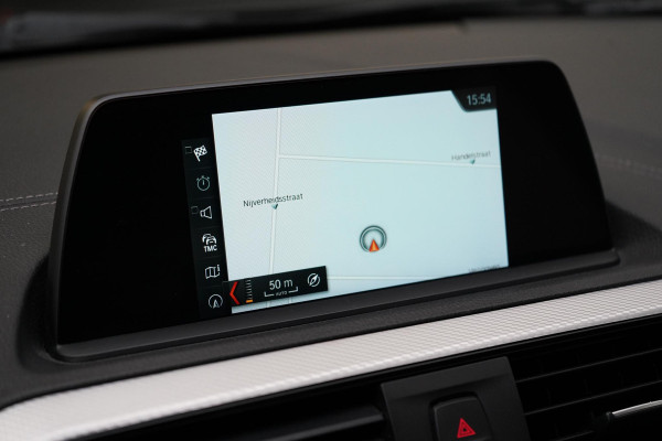 BMW 1-serie 116i Edition M Sport Shadow | Navigatie | Lm velgen | Leder | Unieke km-stand
