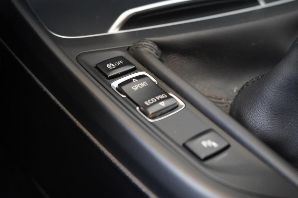 BMW 1-serie 116i Edition M Sport Shadow | Navigatie | Lm velgen | Leder | Unieke km-stand
