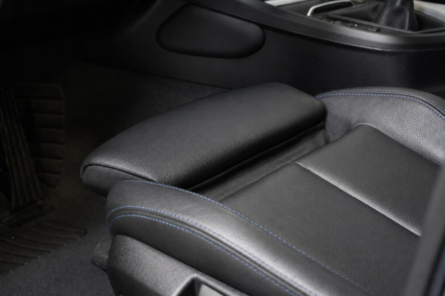 BMW 1-serie 116i Edition M Sport Shadow | Navigatie | Lm velgen | Leder | Unieke km-stand