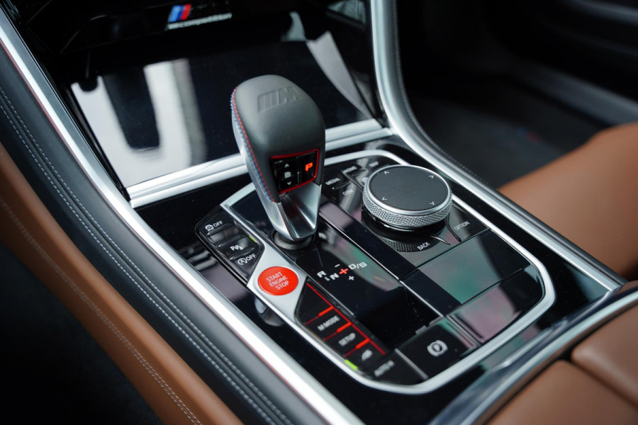 BMW 8 Serie M8 Competition / Keramische Remmen / Carbon / Head Up
