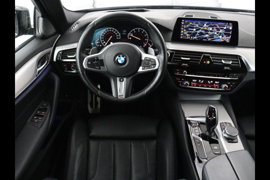 BMW 5 Serie Touring 530i xDrive M-sport High Executive | Panoramadak | Trekhaak | Head-up | 360 camera | Carplay | Harman/Kardon | Leder | Stuur/stoel verwarming | Virtual Dashboard | Cruise control |