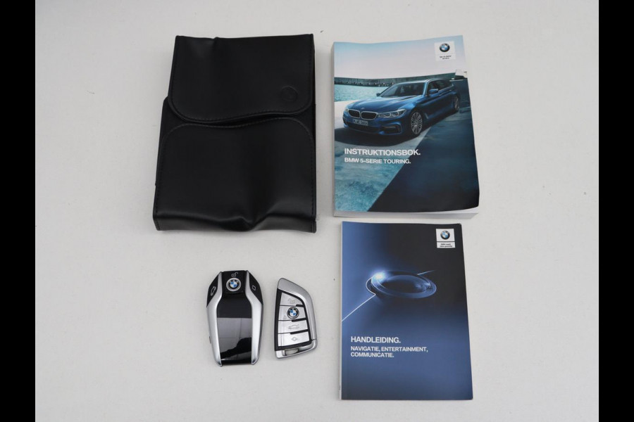 BMW 5 Serie Touring 530i xDrive M-sport High Executive | Panoramadak | Trekhaak | Head-up | 360 camera | Carplay | Harman/Kardon | Leder | Stuur/stoel verwarming | Virtual Dashboard | Cruise control |