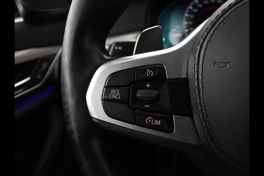 BMW 5 Serie Touring 530i xDrive M-sport High Executive | Panoramadak | Trekhaak | Head-up | 360 camera | Carplay | Harman/Kardon | Leder | Stuur/stoel verwarming | Virtual Dashboard | Cruise control |