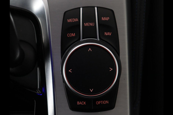 BMW 5 Serie Touring 530i xDrive M-sport High Executive | Panoramadak | Trekhaak | Head-up | 360 camera | Carplay | Harman/Kardon | Leder | Stuur/stoel verwarming | Virtual Dashboard | Cruise control |