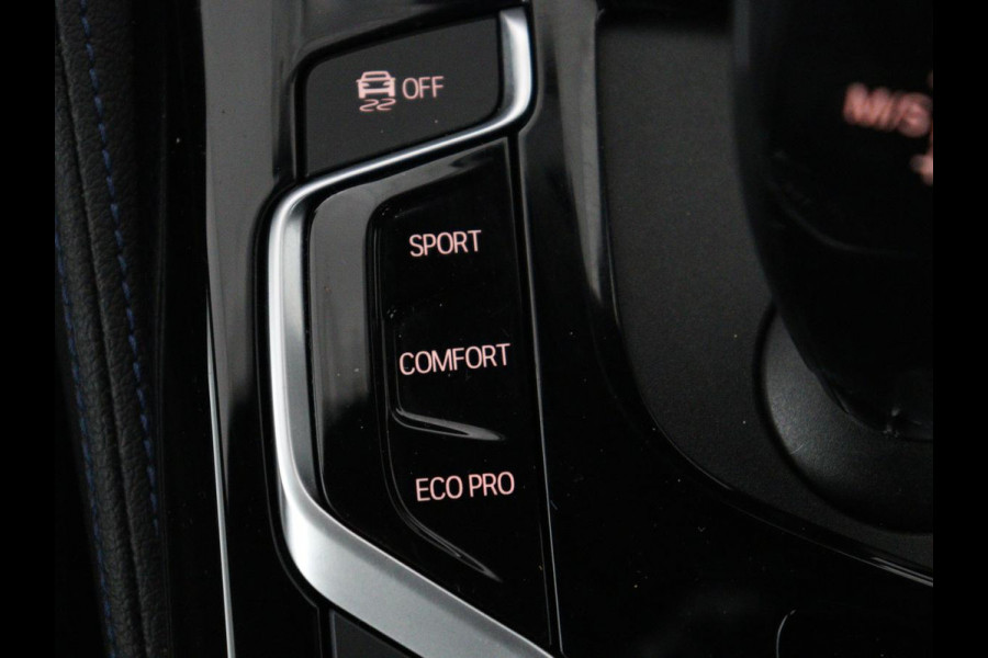 BMW 5 Serie Touring 530i xDrive M-sport High Executive | Panoramadak | Trekhaak | Head-up | 360 camera | Carplay | Harman/Kardon | Leder | Stuur/stoel verwarming | Virtual Dashboard | Cruise control |