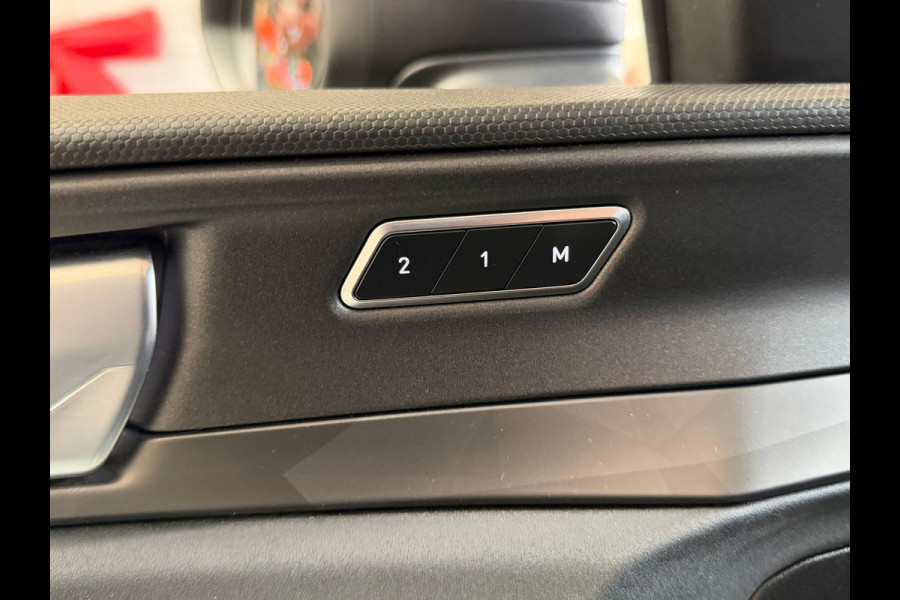 Lynk & Co 01 1.5 261PK Plug-in Hybrid, Pano, 360 Camera ,Apple Carplay