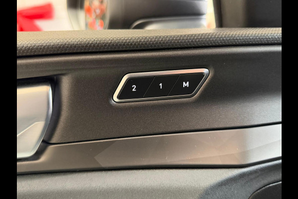 Lynk & Co 01 1.5 261PK Plug-in Hybrid, Pano, 360 Camera ,Apple Carplay
