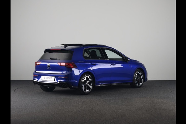 Volkswagen Golf 1.5 eTSI R-Line Edition 150 pk Automaat (DSG) | Verlengde garantie | Navigatie | Panoramadak | Parkeersensoren (Park assist) | Rondomzicht camera | Autom. airco (3 zones) | R-Line |