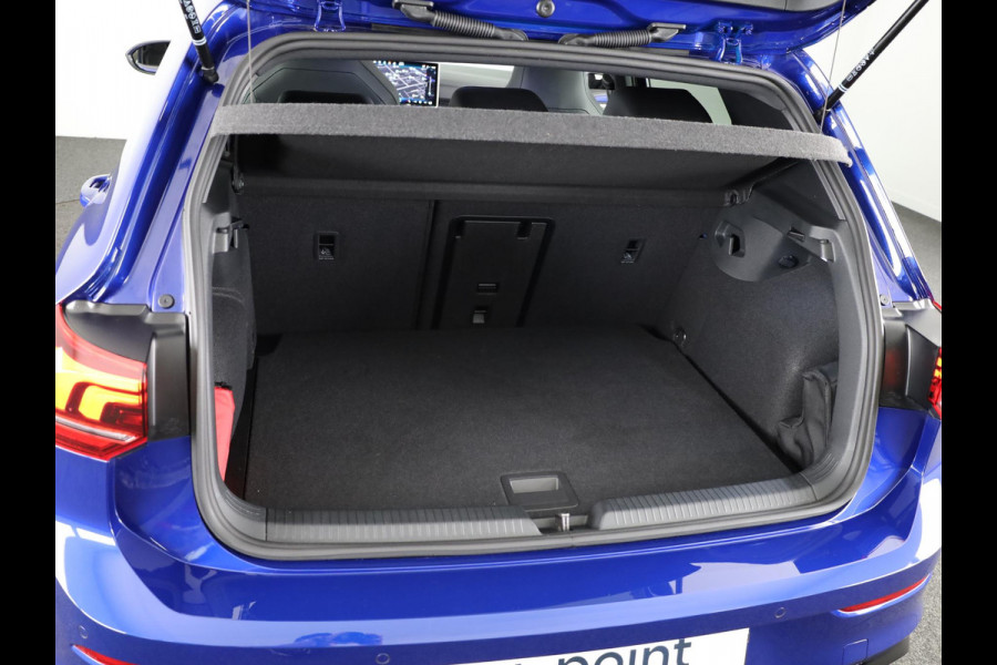 Volkswagen Golf 1.5 eTSI R-Line Edition 150 pk Automaat (DSG) | Verlengde garantie | Navigatie | Panoramadak | Parkeersensoren (Park assist) | Rondomzicht camera | Autom. airco (3 zones) | R-Line |
