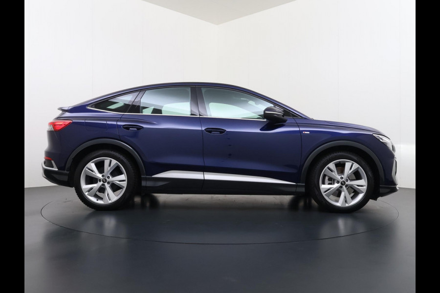 Audi Q4 Sportback e-tron 45 Edition 82 kWh VAN: 44.900,- VOOR: 41.877,- UW HERFSTVOORDEEL: 3.023,- S-LINE| 10.000KM! | STOELVERWARMING| ELEKTRISCHE ACHTERKLEP| ACHTERUITRIJCAMERA | MATRIX LED|