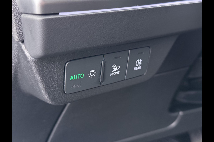 Audi Q4 Sportback e-tron 45 Edition 82 kWh VAN: 44.900,- VOOR: 41.877,- UW HERFSTVOORDEEL: 3.023,- S-LINE| 10.000KM! | STOELVERWARMING| ELEKTRISCHE ACHTERKLEP| ACHTERUITRIJCAMERA | MATRIX LED|