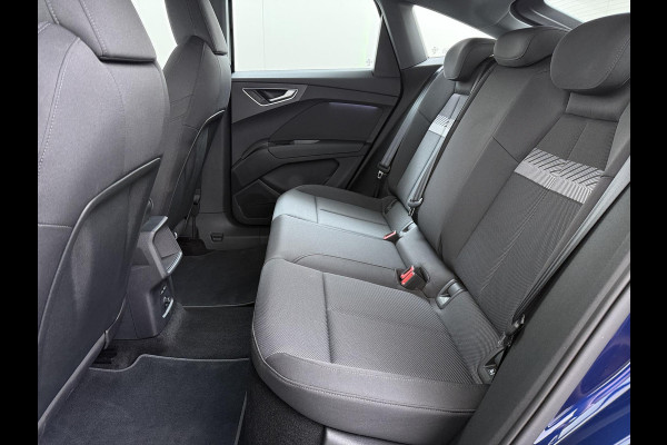 Audi Q4 Sportback e-tron 45 Edition 82 kWh VAN: 44.900,- VOOR: 41.877,- UW HERFSTVOORDEEL: 3.023,- S-LINE| 10.000KM! | STOELVERWARMING| ELEKTRISCHE ACHTERKLEP| ACHTERUITRIJCAMERA | MATRIX LED|