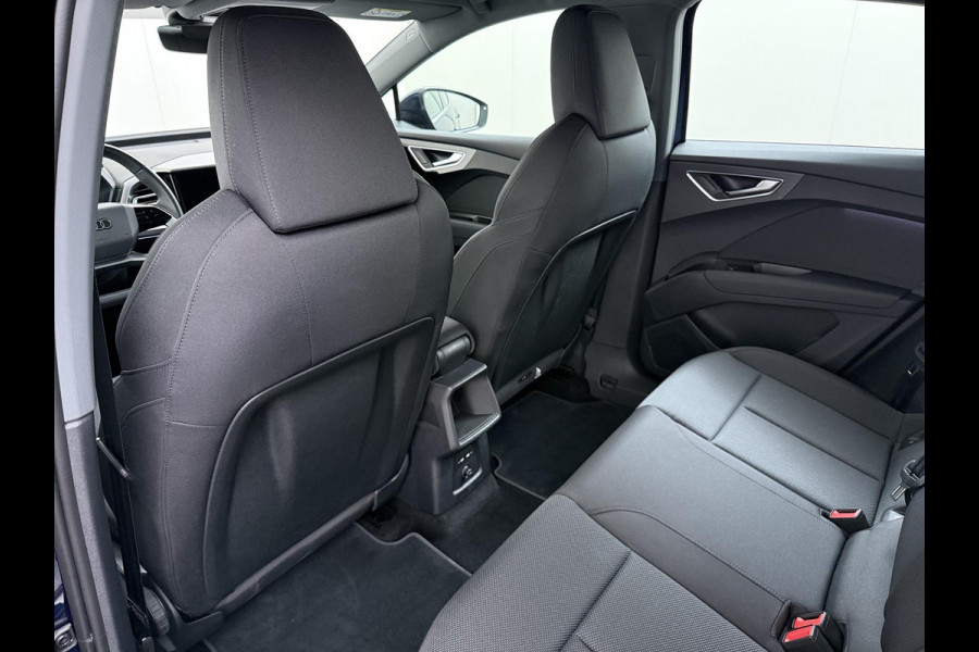 Audi Q4 Sportback e-tron 45 Edition 82 kWh VAN: 44.900,- VOOR: 41.877,- UW HERFSTVOORDEEL: 3.023,- S-LINE| 10.000KM! | STOELVERWARMING| ELEKTRISCHE ACHTERKLEP| ACHTERUITRIJCAMERA | MATRIX LED|