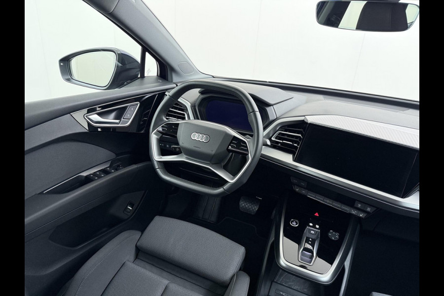Audi Q4 Sportback e-tron 45 Edition 82 kWh VAN: 44.900,- VOOR: 41.877,- UW HERFSTVOORDEEL: 3.023,- S-LINE| 10.000KM! | STOELVERWARMING| ELEKTRISCHE ACHTERKLEP| ACHTERUITRIJCAMERA | MATRIX LED|