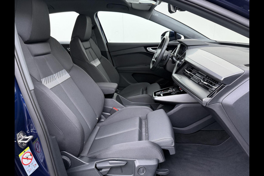 Audi Q4 Sportback e-tron 45 Edition 82 kWh VAN: 44.900,- VOOR: 41.877,- UW HERFSTVOORDEEL: 3.023,- S-LINE| 10.000KM! | STOELVERWARMING| ELEKTRISCHE ACHTERKLEP| ACHTERUITRIJCAMERA | MATRIX LED|