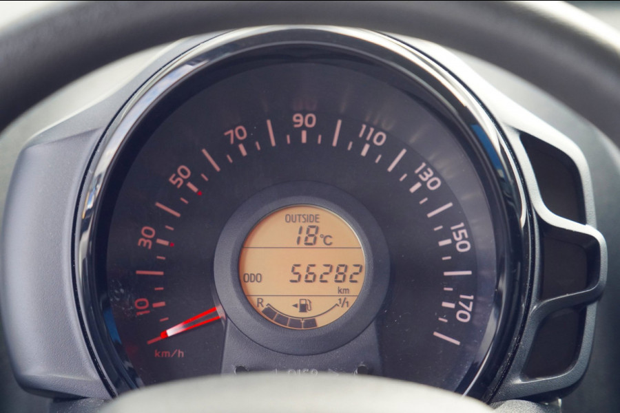 Peugeot 108 1.0 e-VTi Active / 46dkm NAP / Airco / 5-Deurs / Trekhaak / Elek. Ramen / Bluetooth