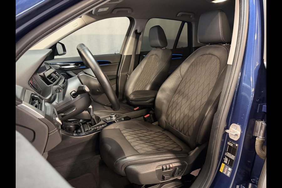 BMW X1 xDrive25e Executive xLine 18"/Keyless/Memory + stoelverwarming/Camera/Elektrische Klep/LED/DAB/Navigatie/PDC