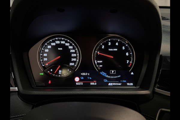 BMW X1 xDrive25e Executive xLine 18"/Keyless/Memory + stoelverwarming/Camera/Elektrische Klep/LED/DAB/Navigatie/PDC